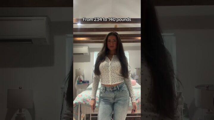 Amazing before & after. She crushed it!  IG: @sarahlostweightt #motivation #weightloss #health